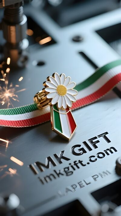 in991-Tre-colori-di-luce-su-una-molletta-da-cravatta-a-forma-di-margherita